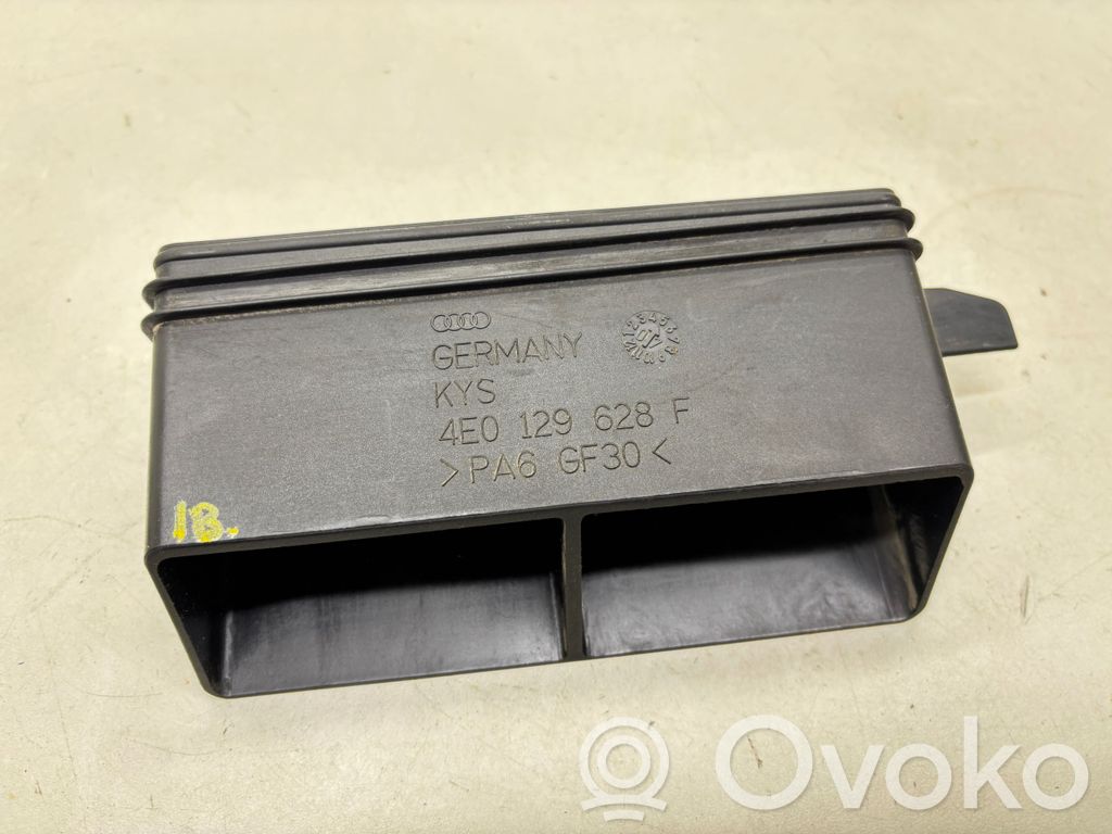 Audi A8 S8 D3 4E Ilmanoton kanavan osa 