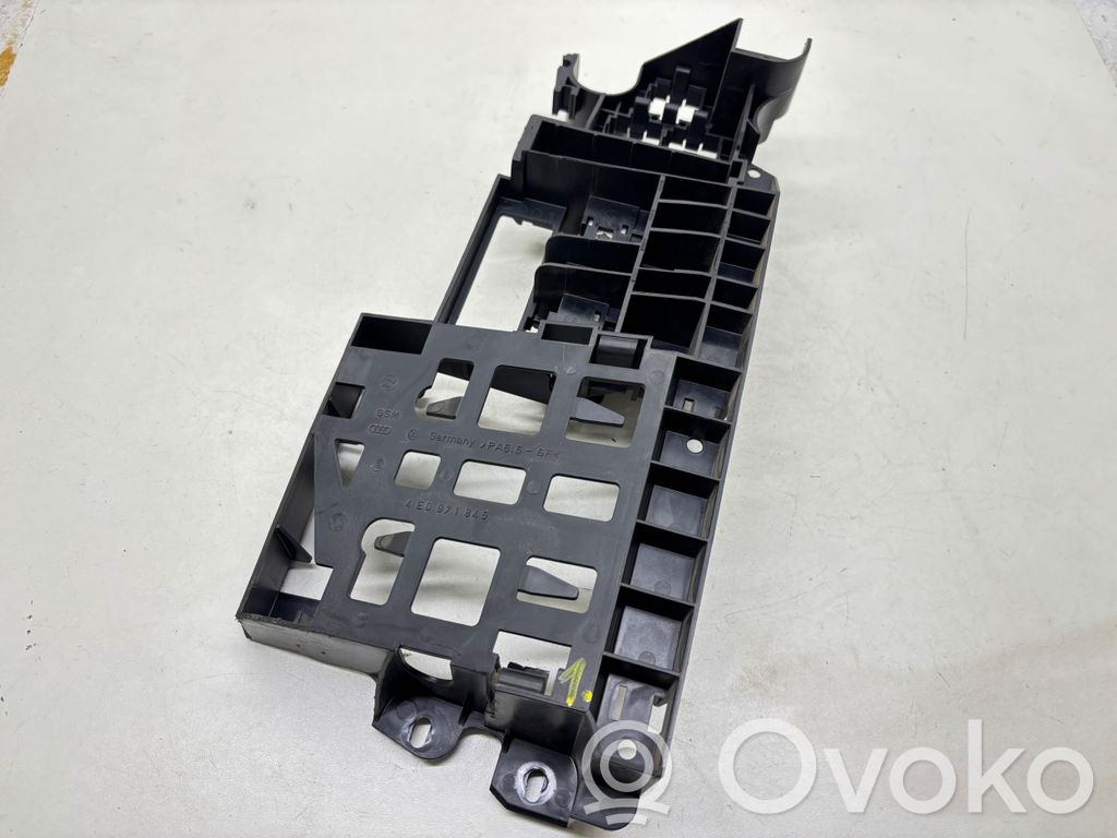 Audi A8 S8 D3 4E Saugiklių dėžė (komplektas) 