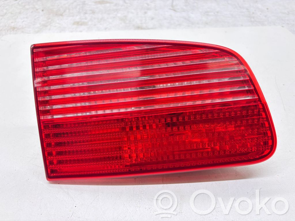 Saab 9-5 Aizmugurējais lukturis pārsegā 
