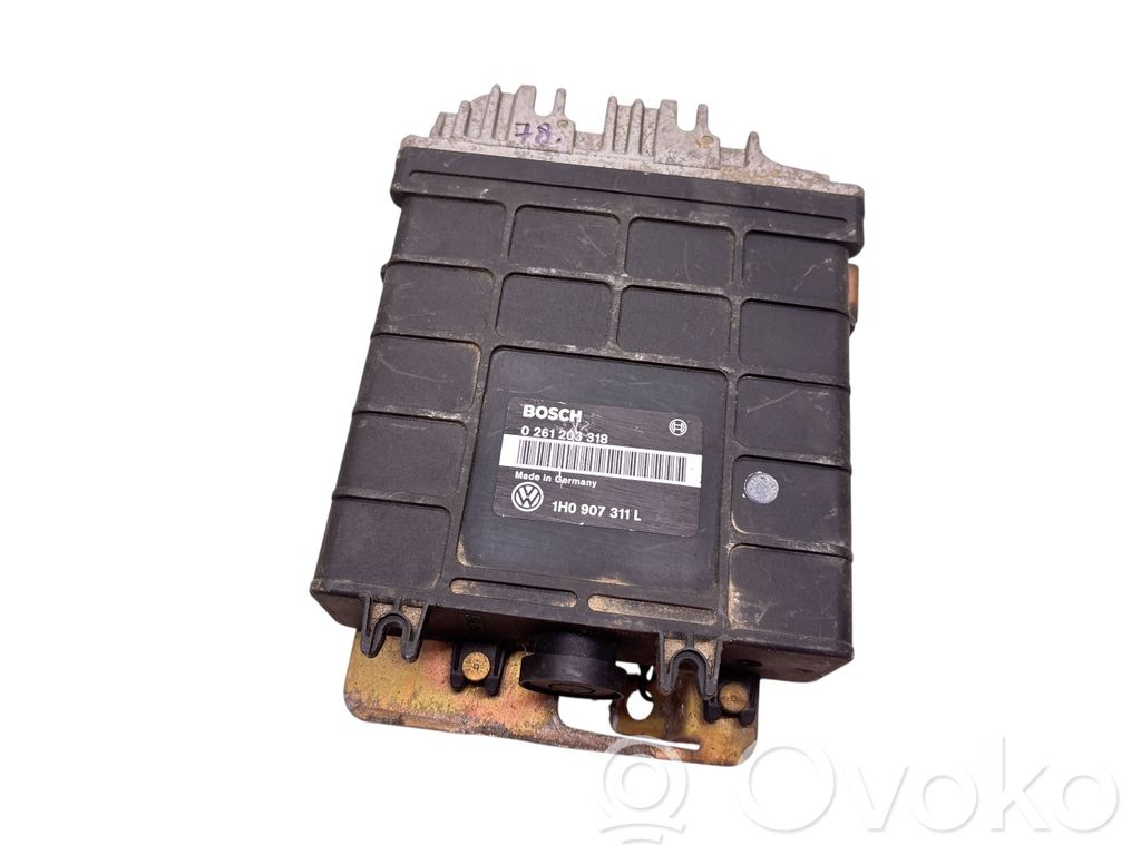 Volkswagen Golf III Engine control unit/module 