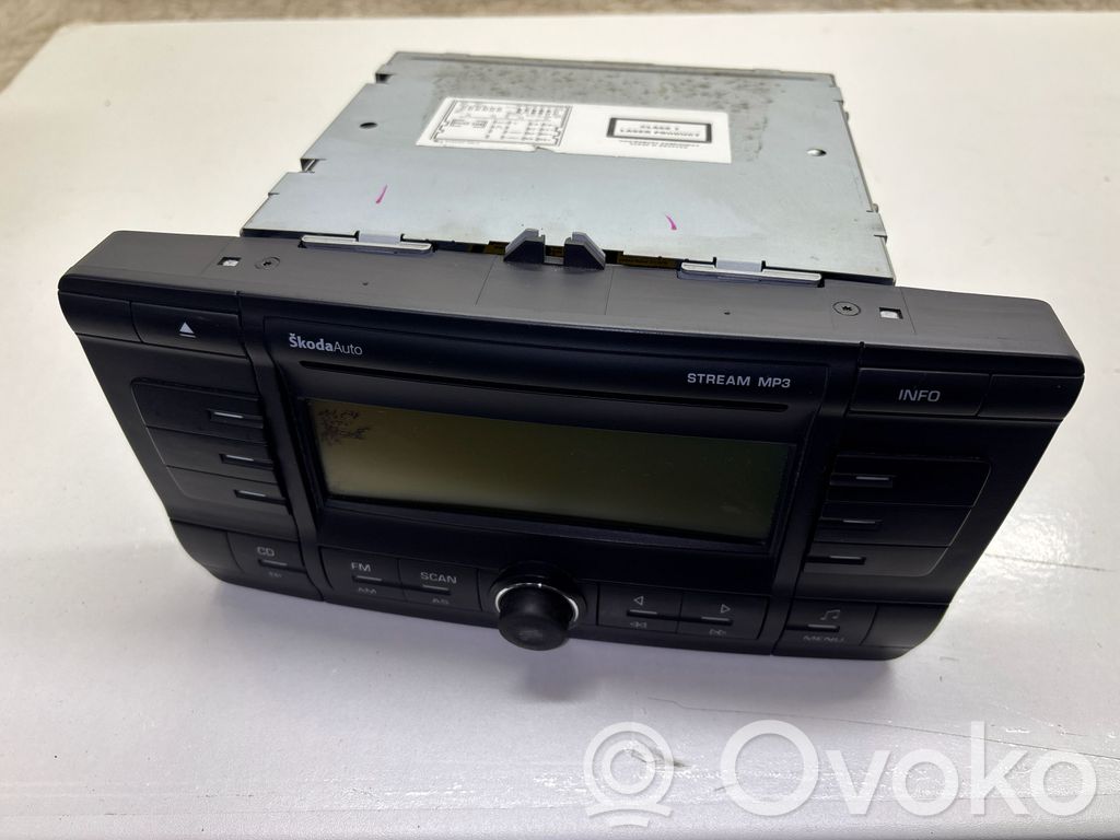 Skoda Octavia Mk2 (1Z) Unité principale radio / CD / DVD / GPS 