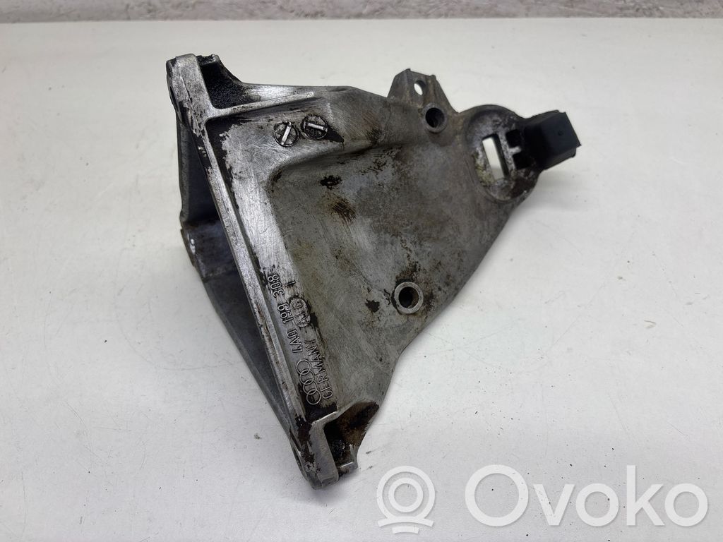 Audi 100 S4 C4 Engine mounting bracket 