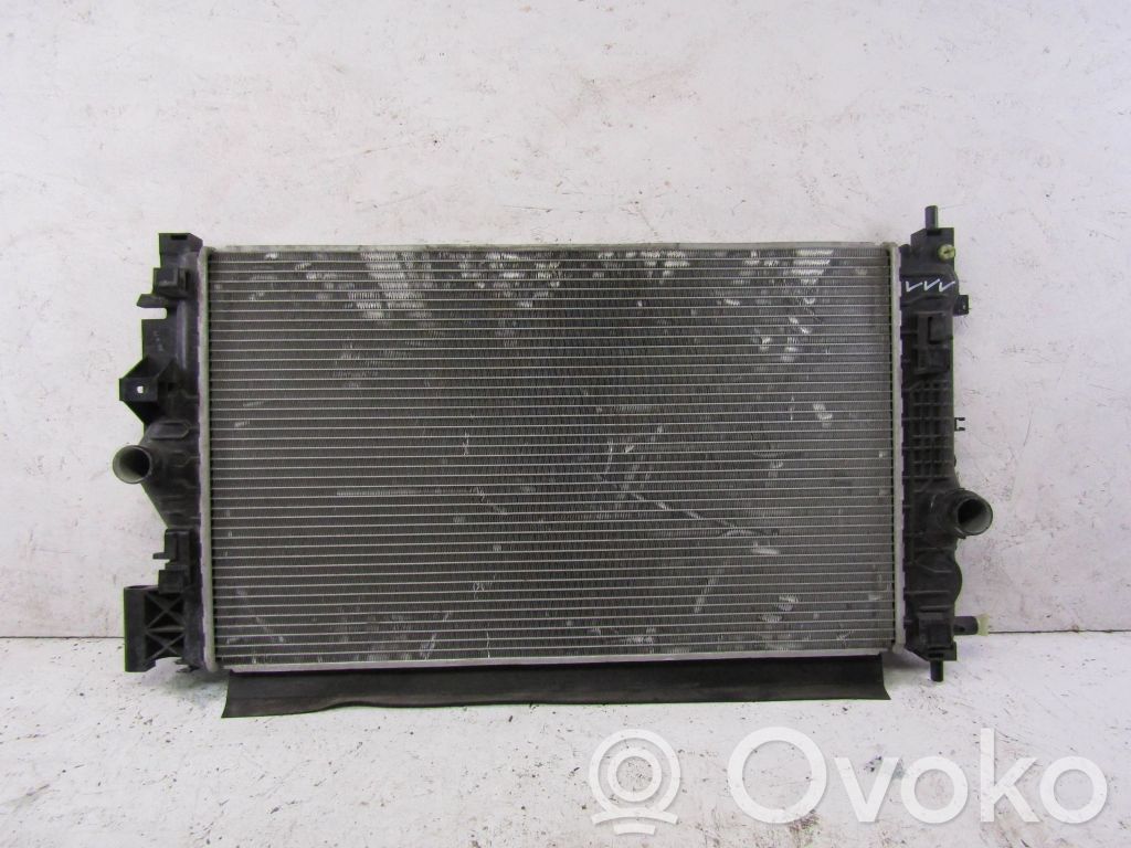 Opel Zafira C Aušinimo skysčio radiatorius 