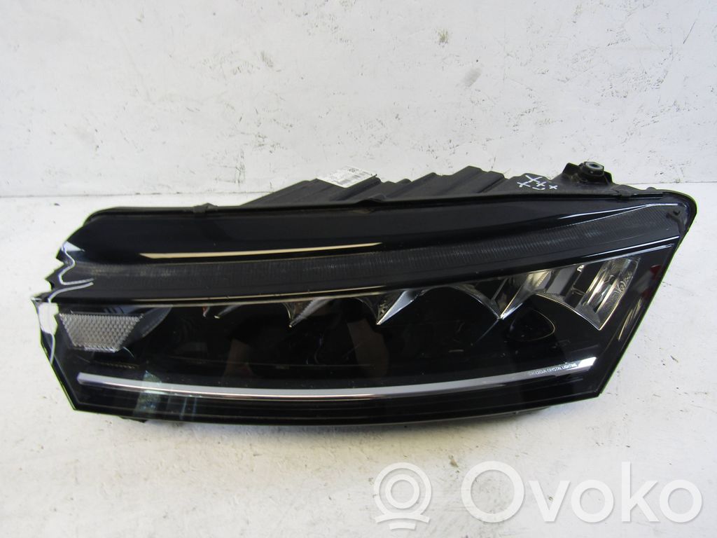 Skoda Octavia Mk4 Scheinwerfer 