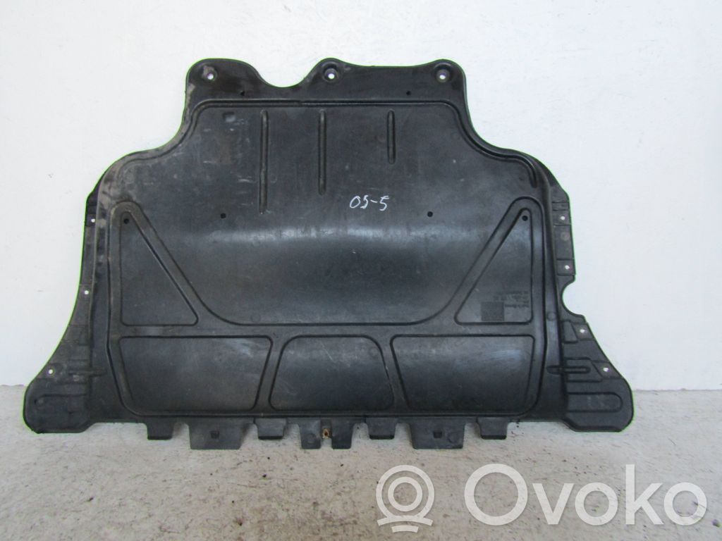 Volkswagen PASSAT B8 Engine splash shield/under tray 