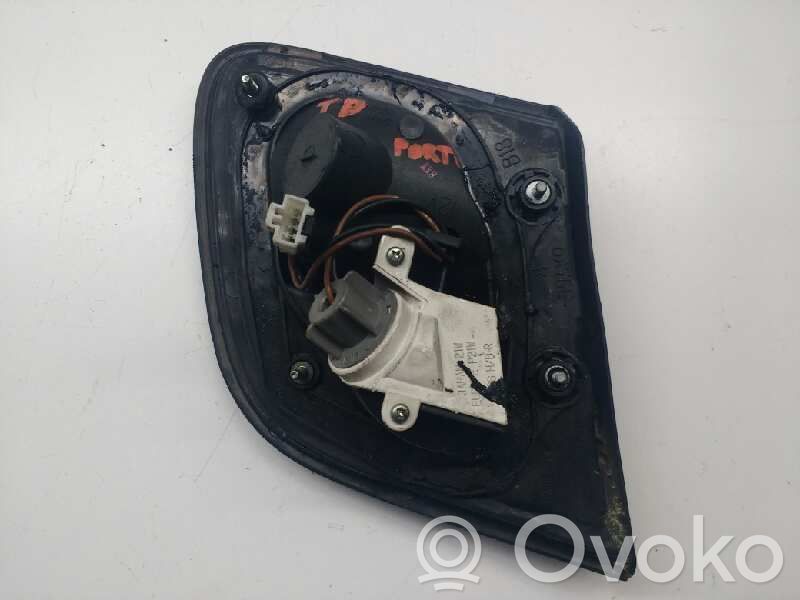 Nissan Almera Third/center stoplight 