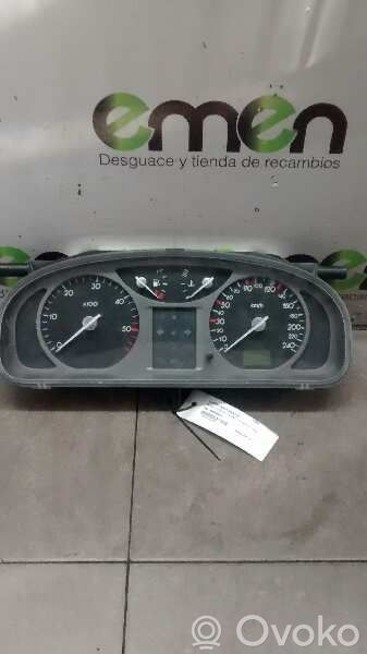Renault Laguna II Geschwindigkeitsmesser Cockpit 