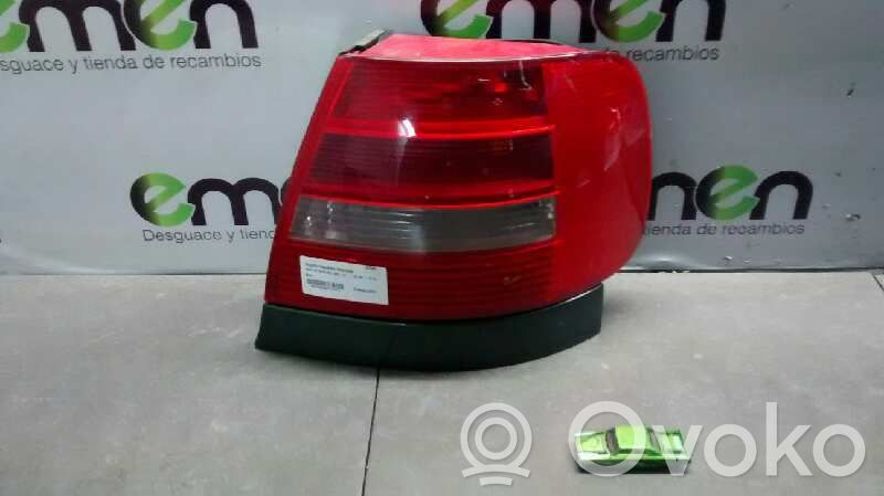 Audi A4 S4 B5 8D Feux arrière / postérieurs 