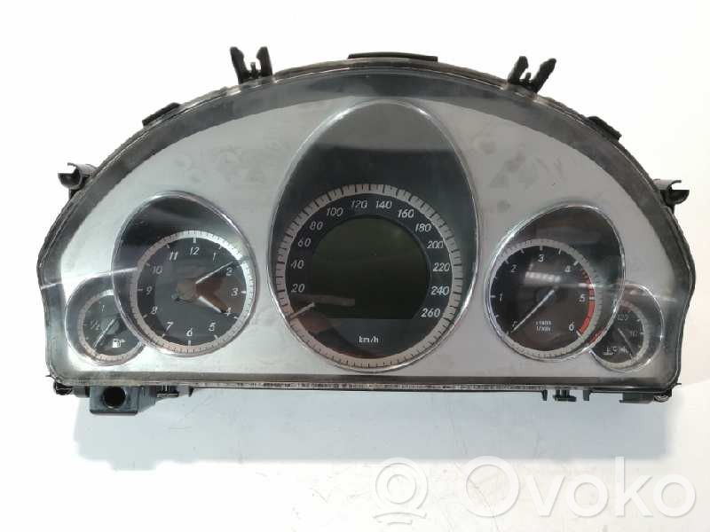 Mercedes-Benz E W212 Tachimetro (quadro strumenti)