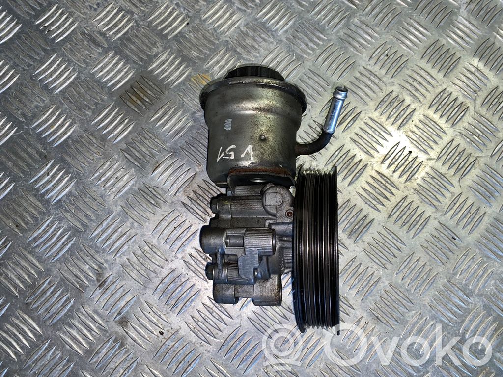 Toyota Corolla Verso AR10 Power steering pump 
