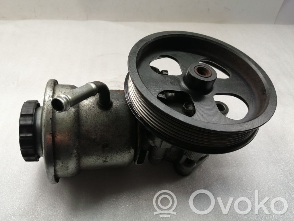 Toyota Corolla Verso AR10 Power steering pump 
