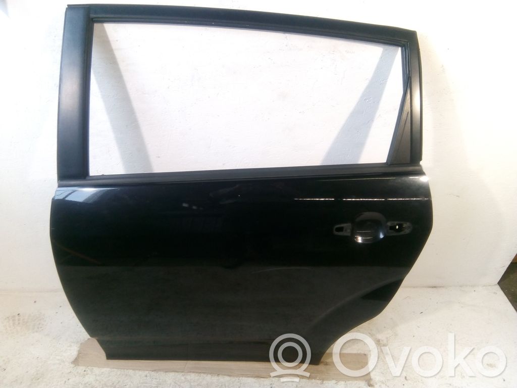 Toyota Corolla Verso AR10 Puerta trasera 