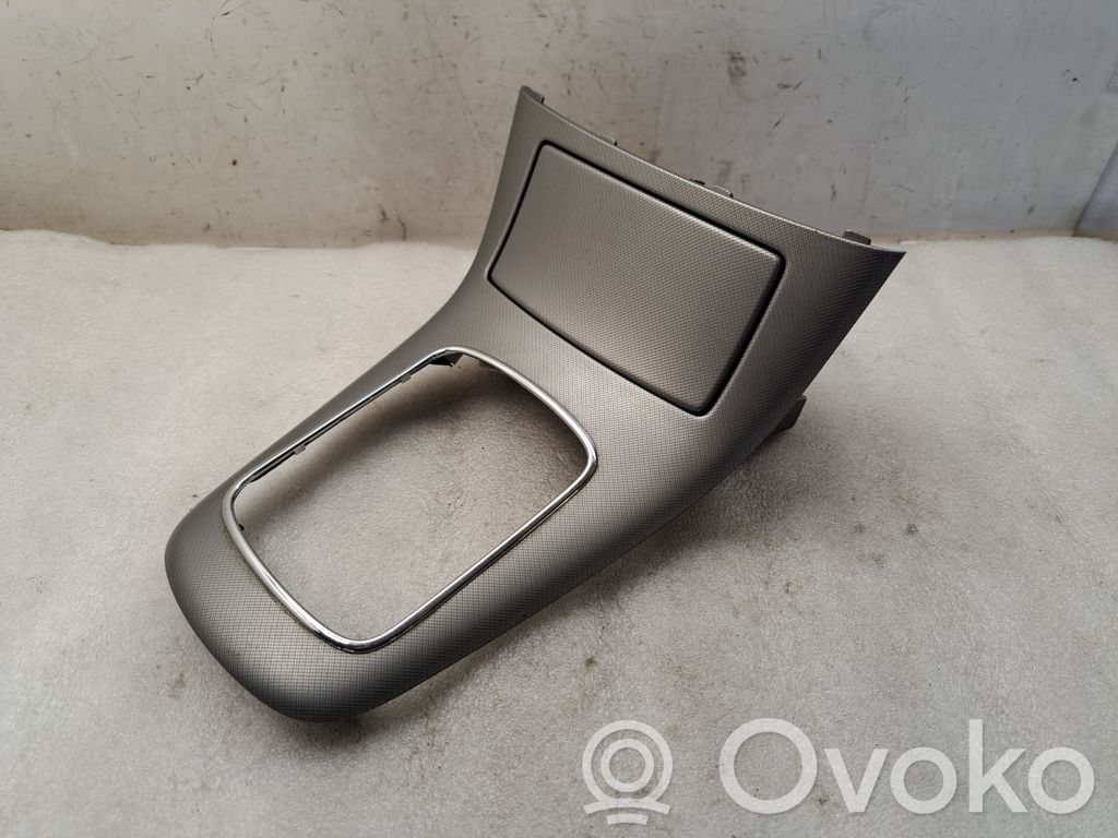 Toyota Avensis T250 Verkleidung Schalthebel (Kunststoff) 