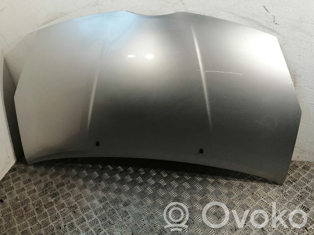 Toyota Corolla Verso AR10 Konepelti 