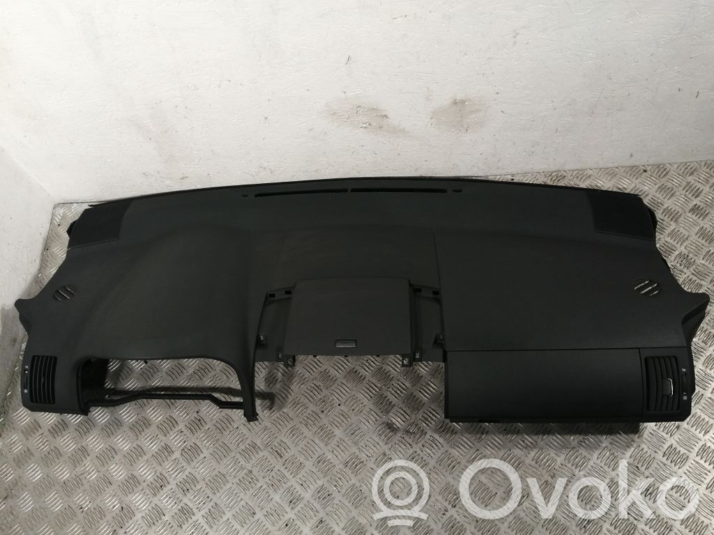 Toyota Corolla Verso AR10 Panelė 