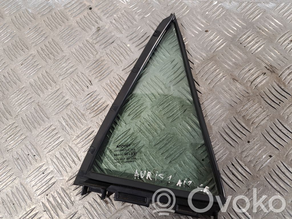 Toyota Auris 150 Ventanilla de ventilación de la puerta trasera 