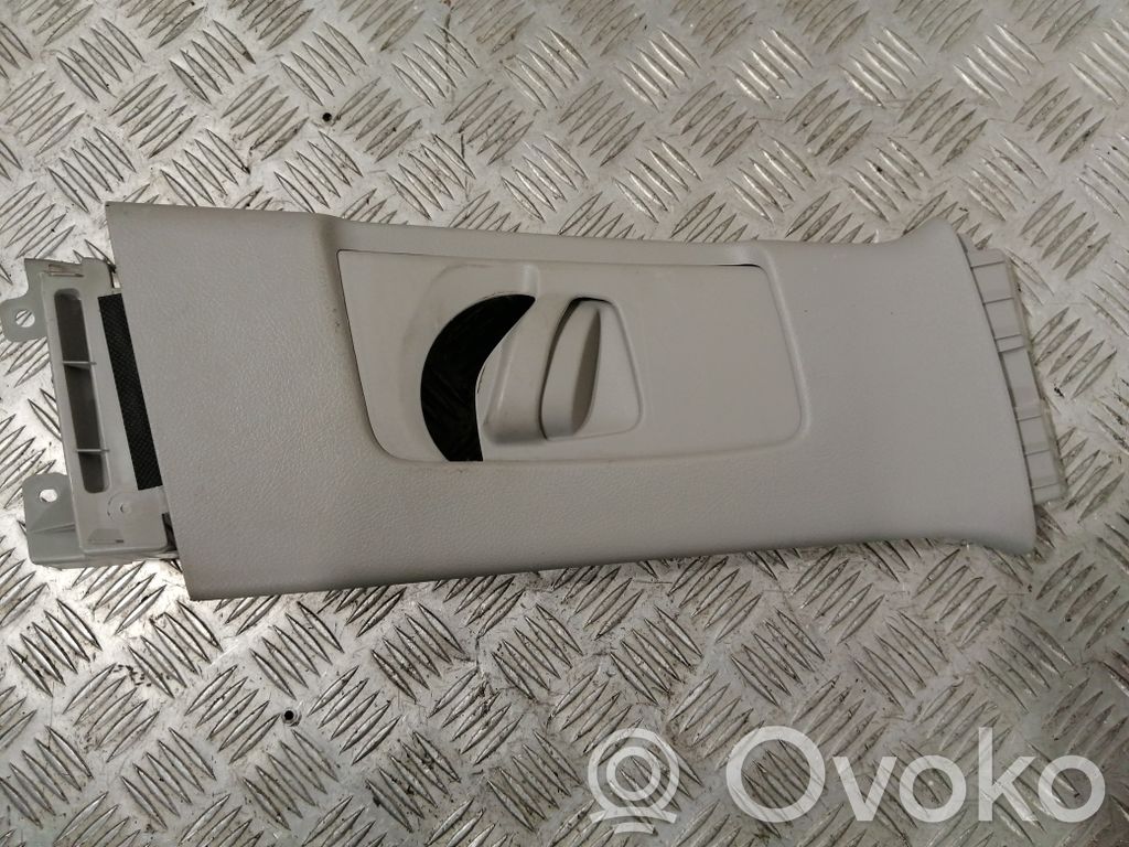 Toyota Verso Pilar (B) (superior) 