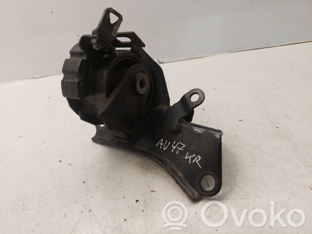 Toyota Avensis T250 Engine mount bracket 
