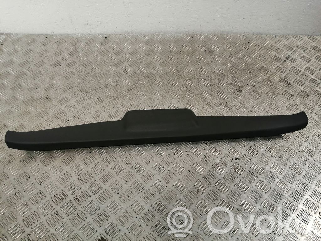 Toyota Verso Tailgate trim 