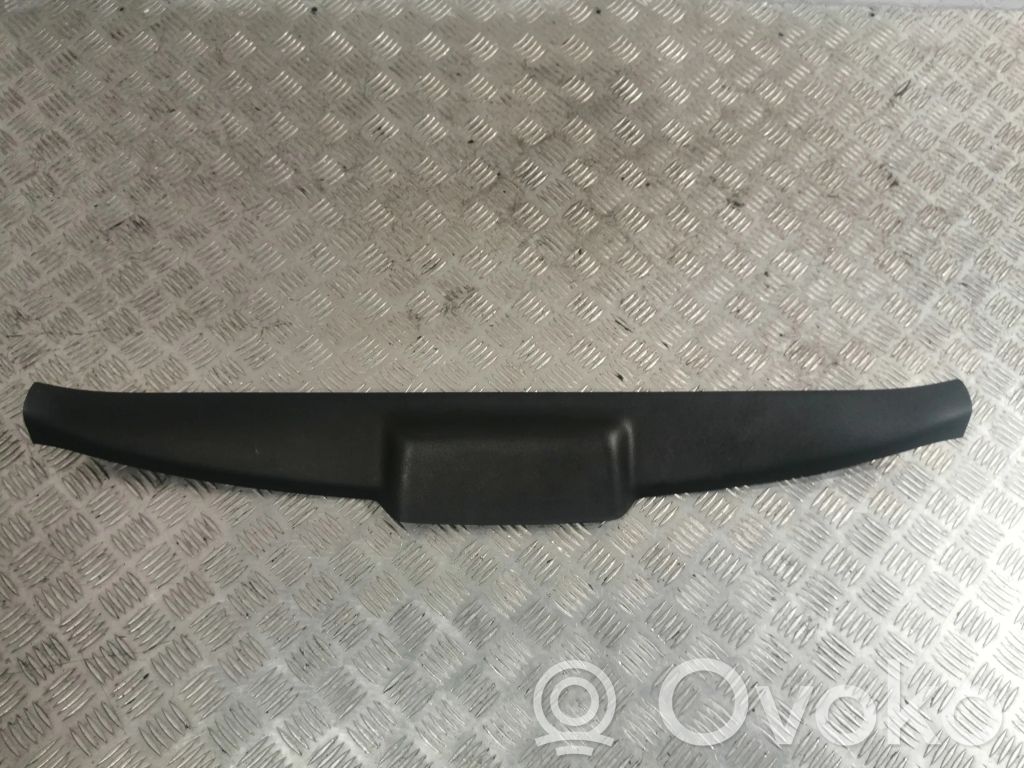 Toyota Verso Tailgate trim 