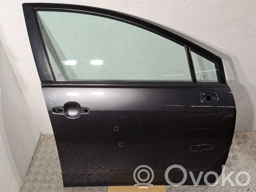 Toyota Corolla Verso AR10 Priekinės durys 