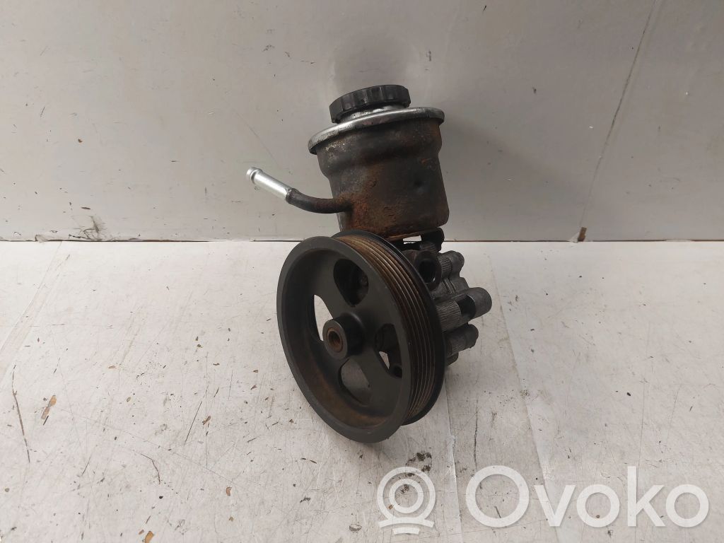 Toyota Corolla Verso AR10 Power steering pump 