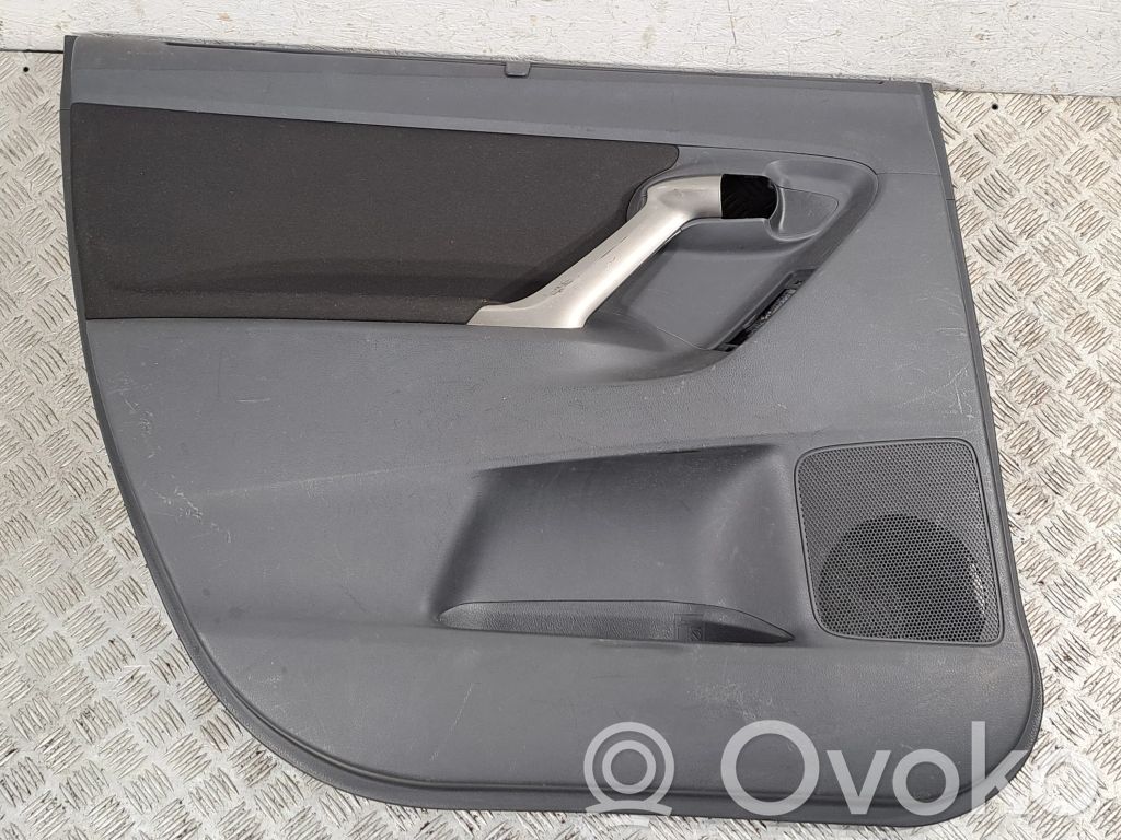 Toyota Verso Takaoven verhoilu 