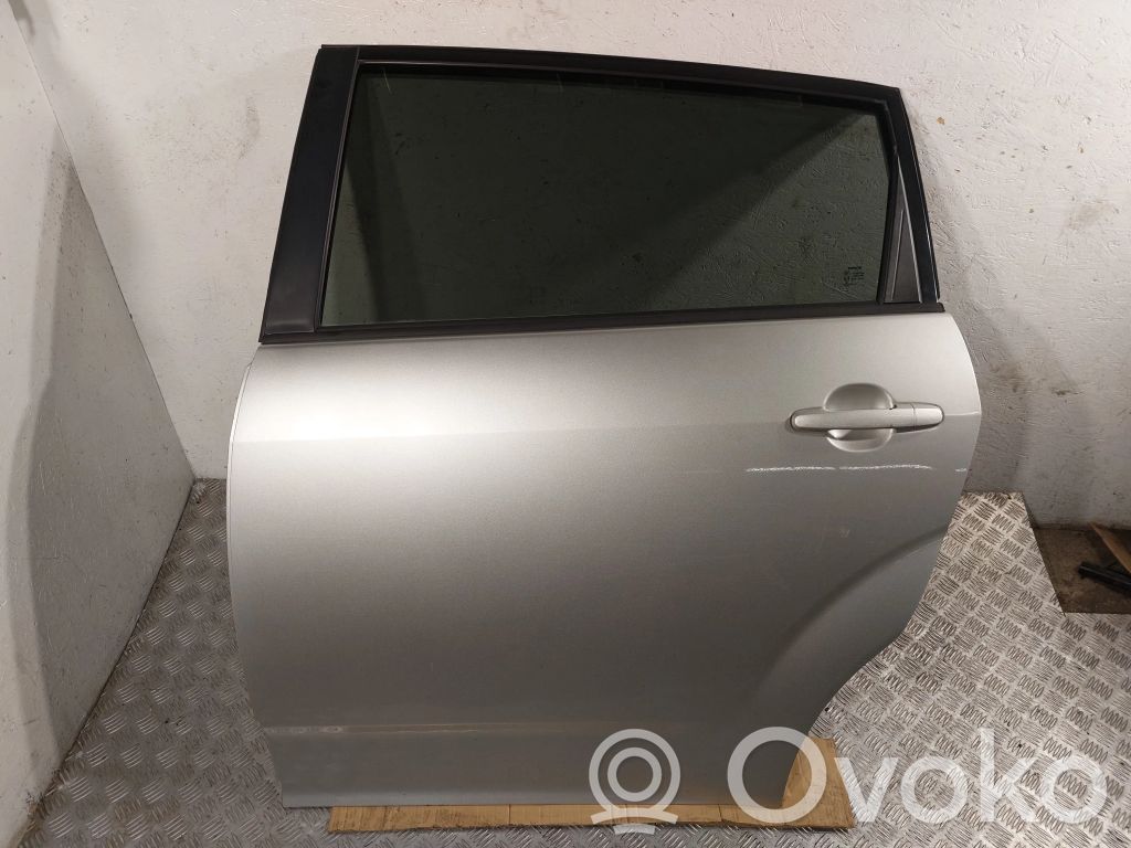 Toyota Corolla Verso AR10 Puerta trasera 