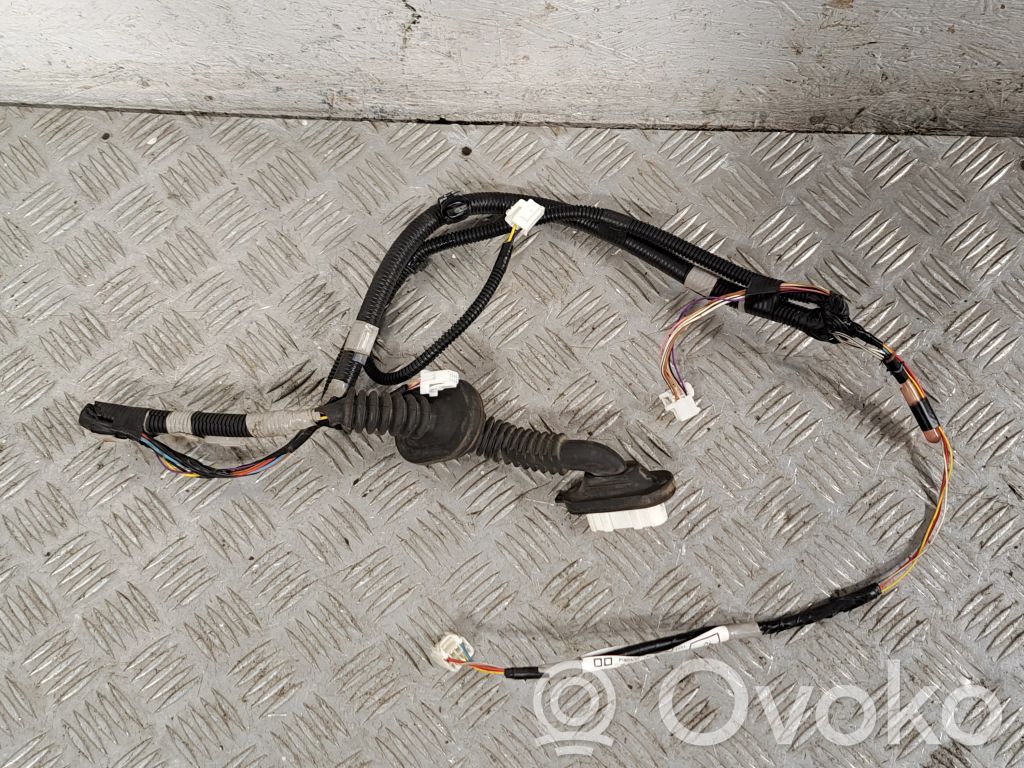 Cableado de puerta trasera   821540F050,821540F050B