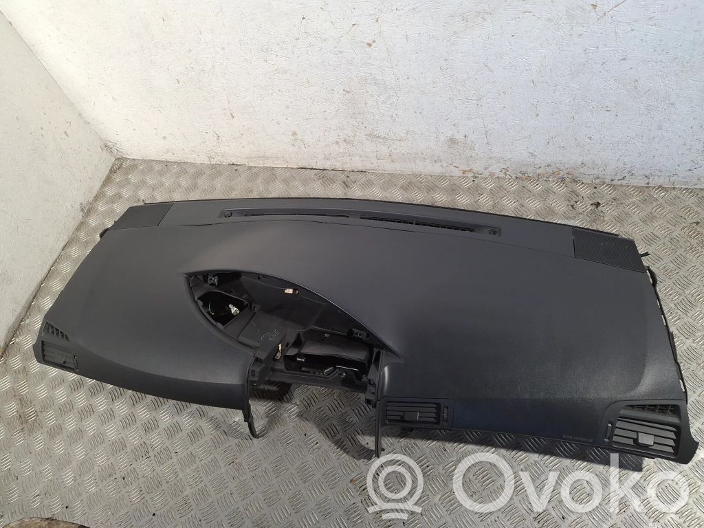 Toyota Verso Panelė 