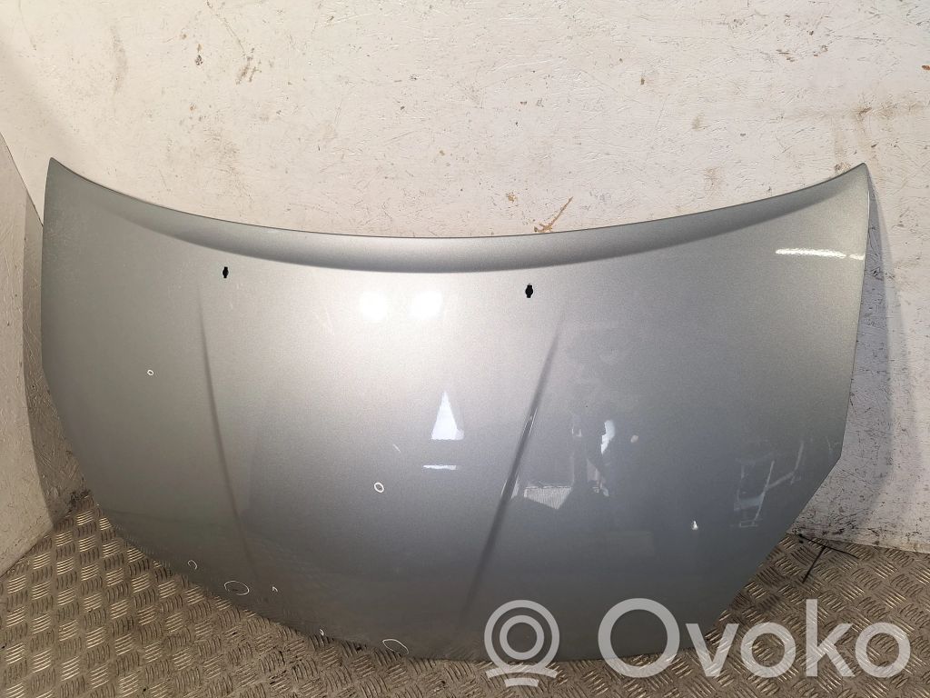 Toyota Corolla Verso AR10 Konepelti 