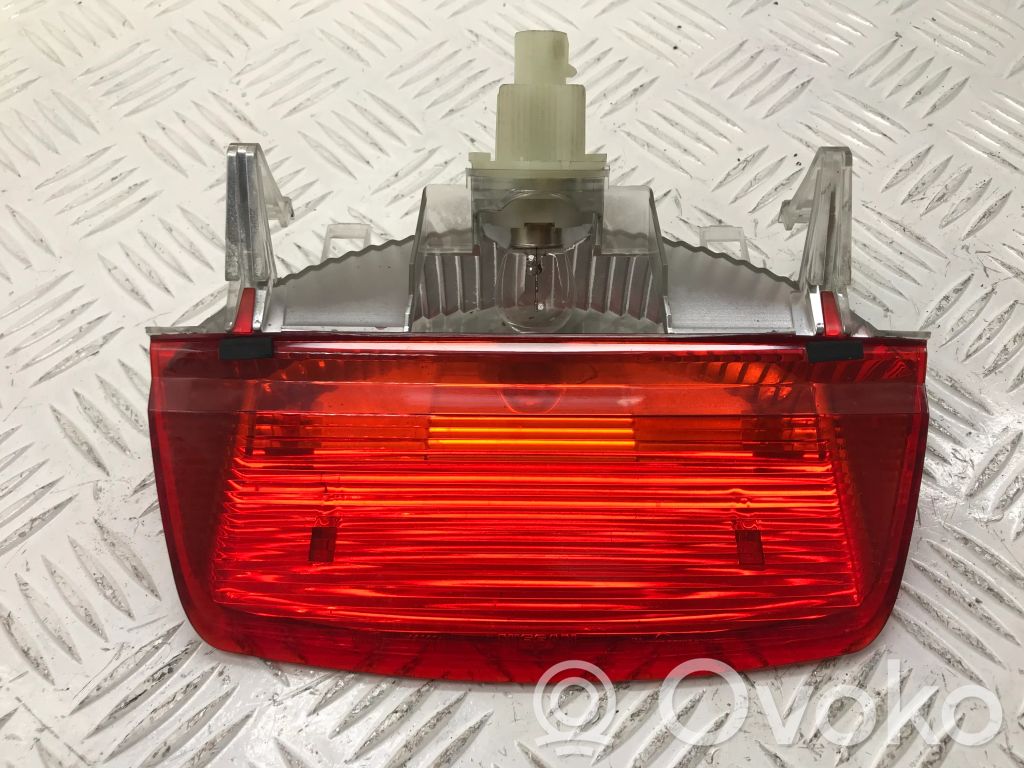 Nissan Micra Trzecie światło stop 