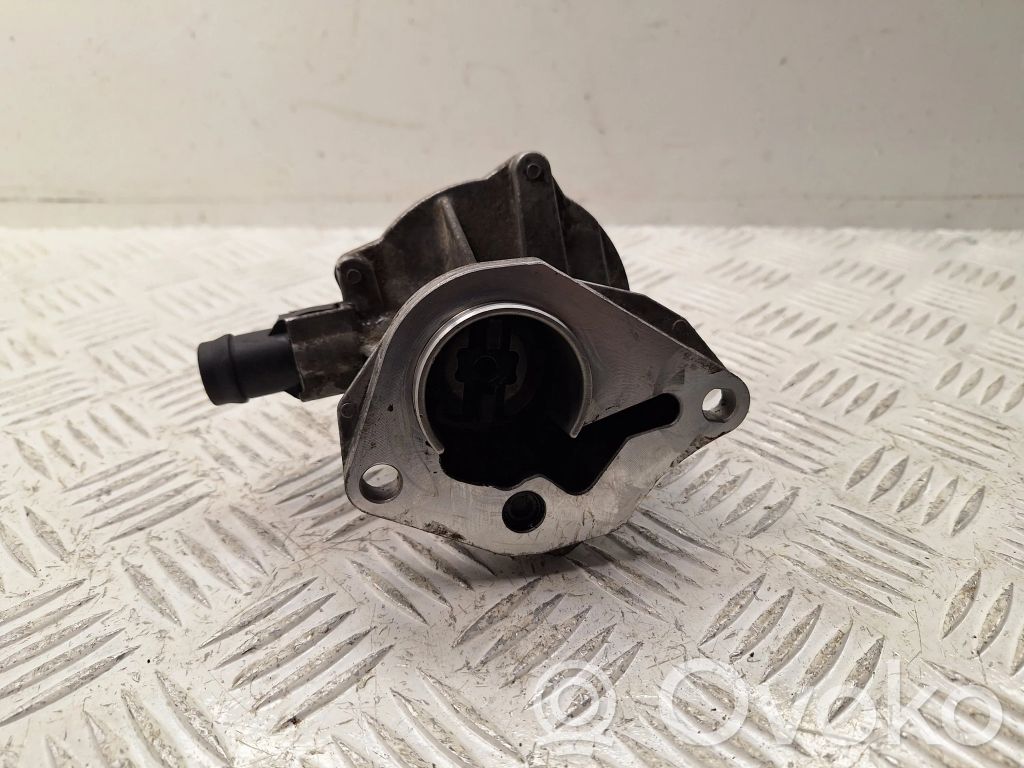 Vacuum pump   8200327149