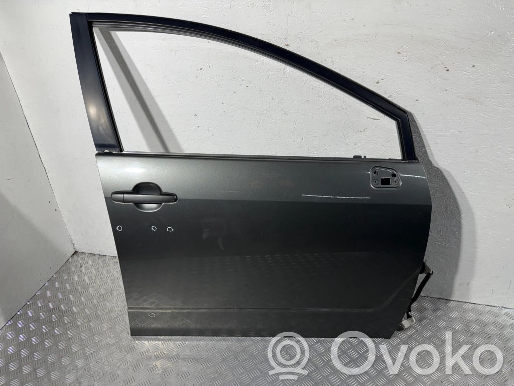 Toyota Corolla Verso AR10 Priekinės durys 