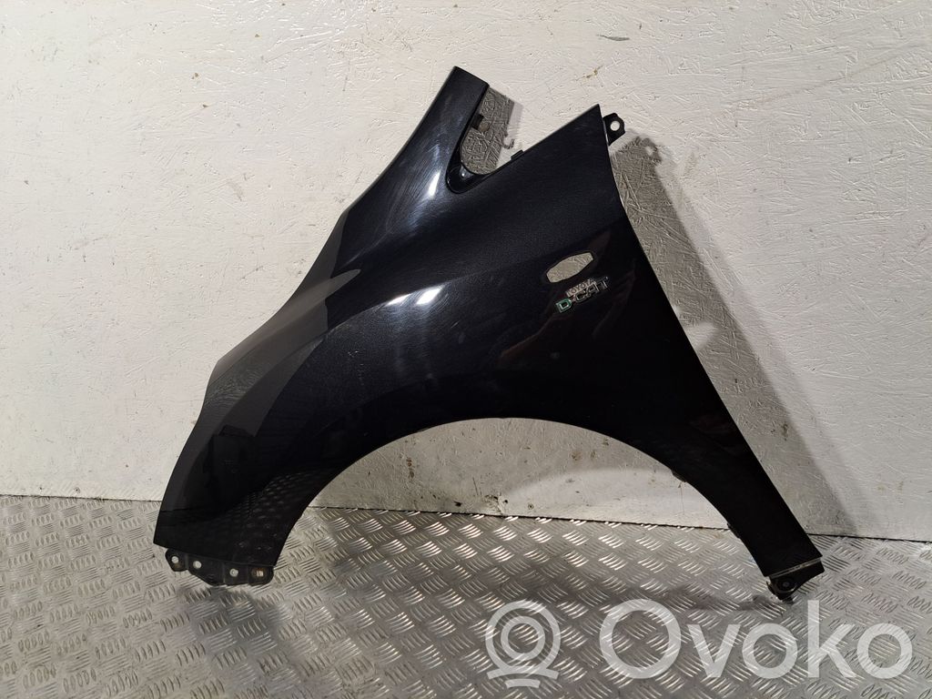 Toyota Verso Sparnas 