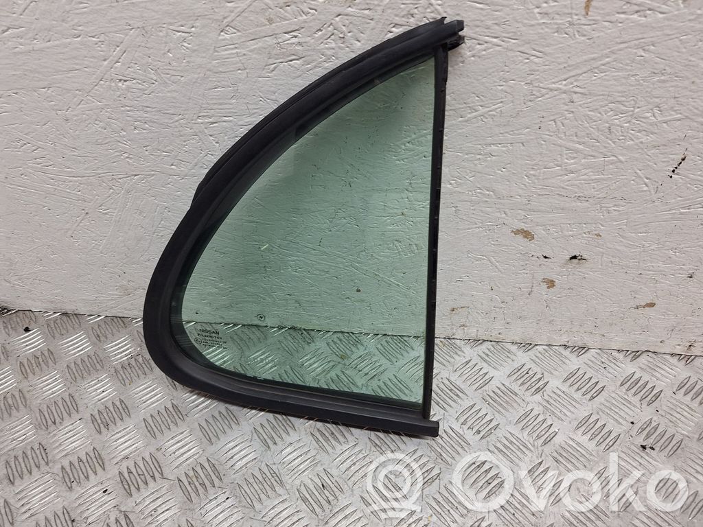 Ventanilla de ventilación de la puerta trasera   82262AX100,82272AX100