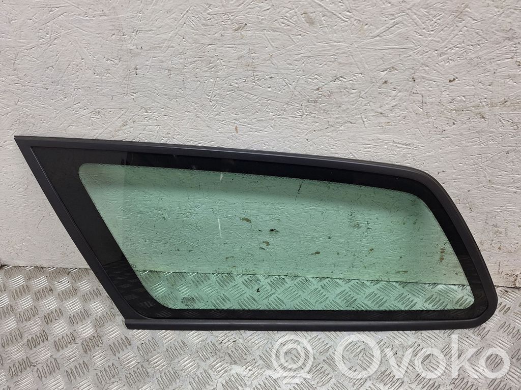 Volvo V50 Rear side window 