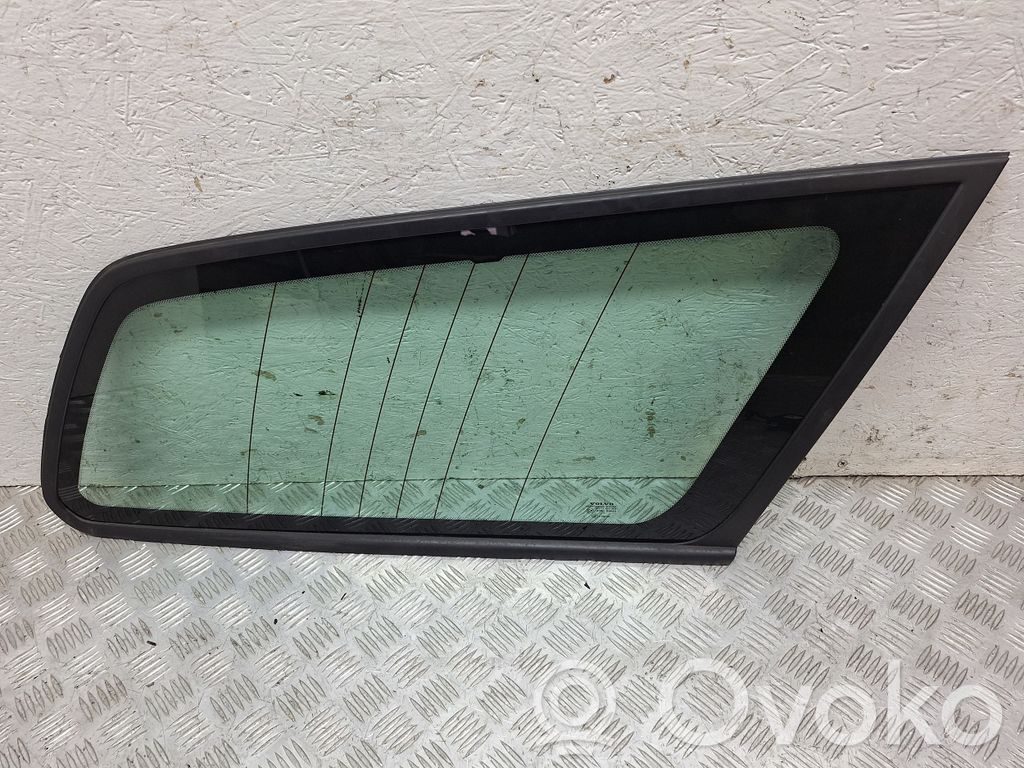 Volvo V50 Rear side window 