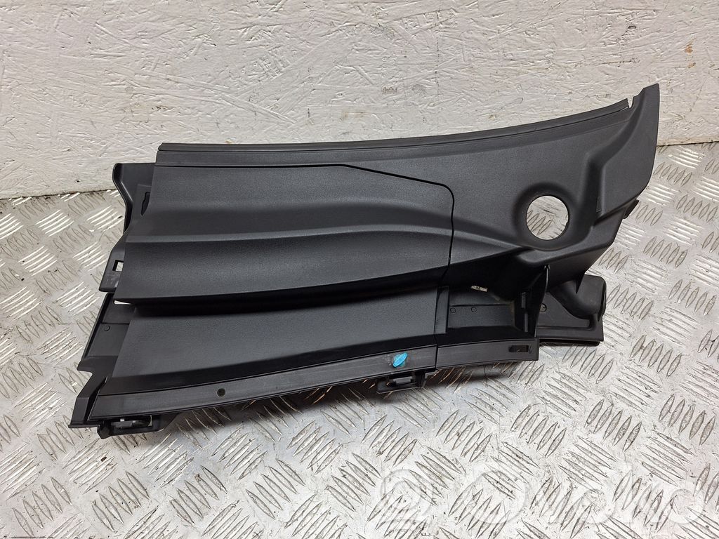 Toyota Auris 150 Windshield trim 