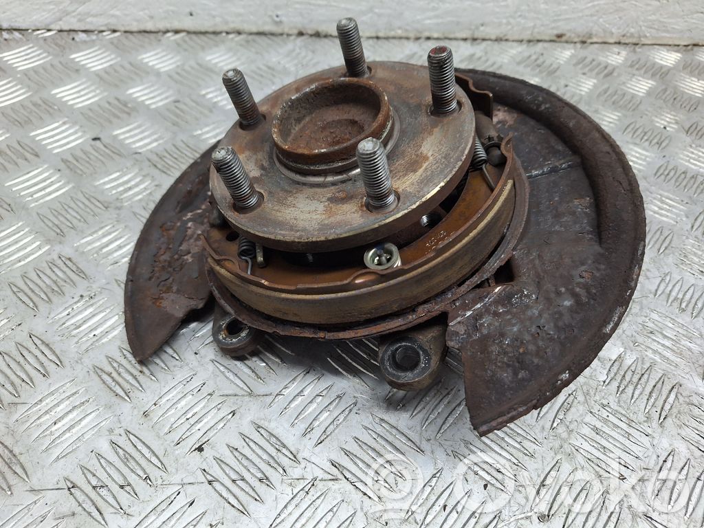 Toyota Corolla Verso AR10 Cubo de rueda trasera 