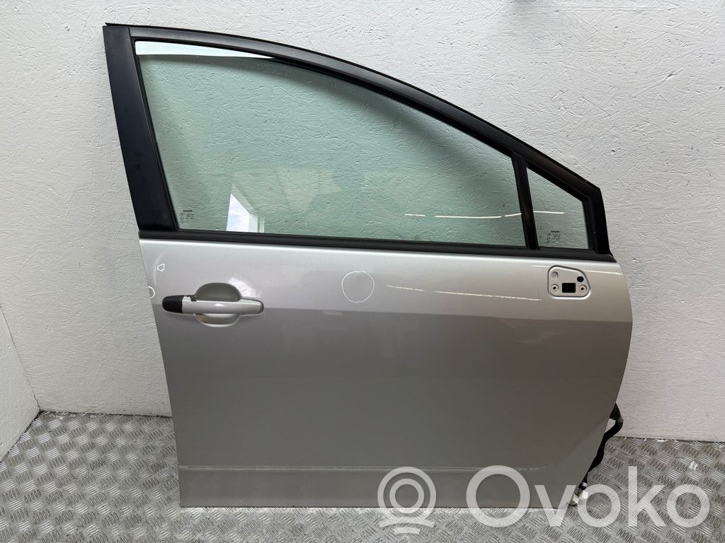 Toyota Corolla Verso AR10 Priekinės durys 