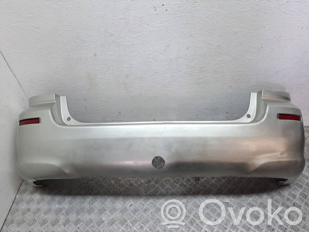 Toyota Corolla Verso AR10 Parachoques 