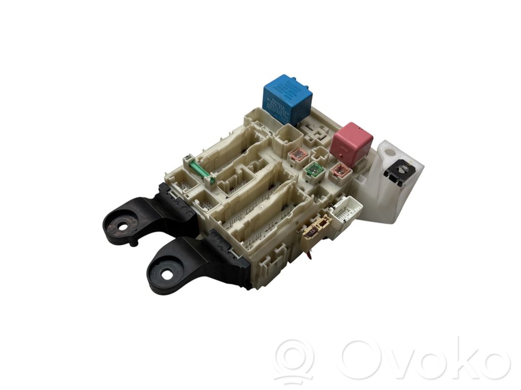 Toyota Avensis T270 Module de fusibles 