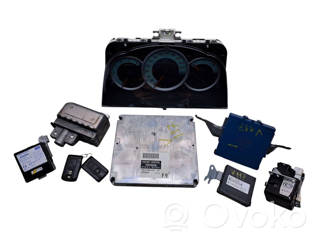 Toyota Corolla Verso AR10 Komputer / Sterownik ECU i komplet kluczy 