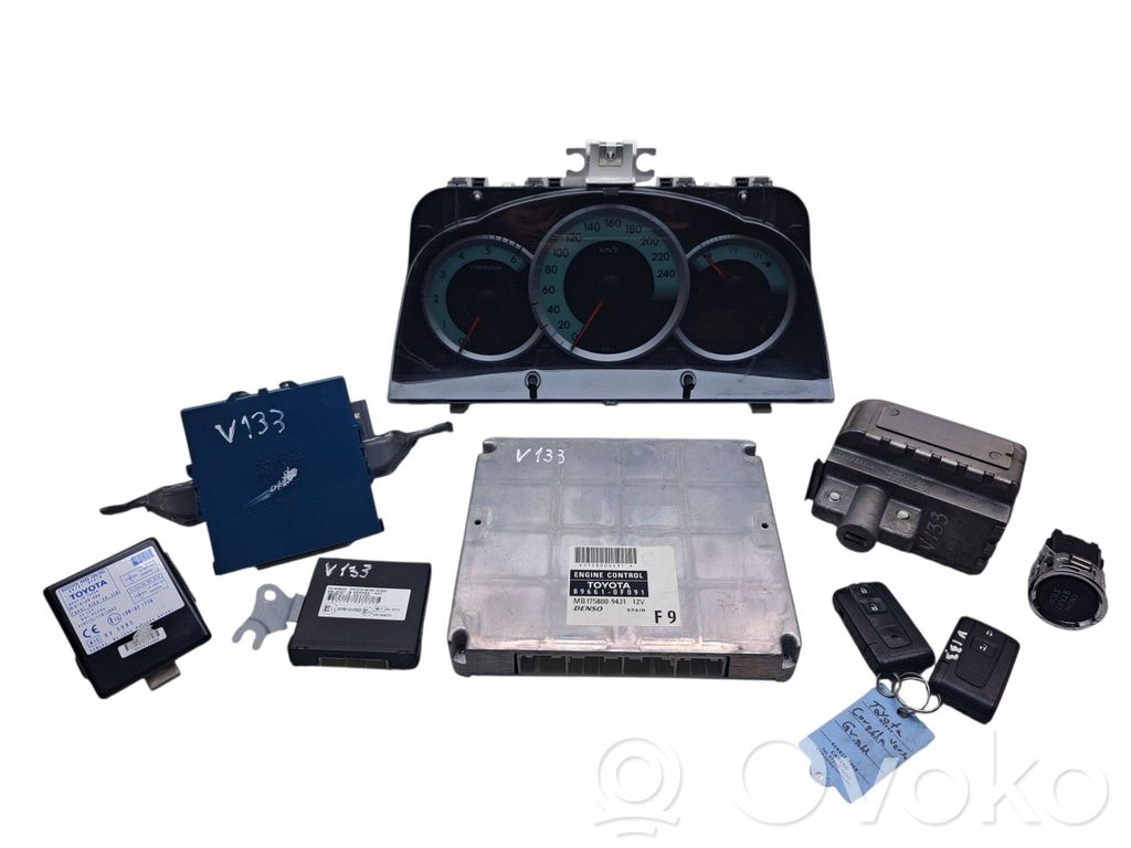 Toyota Corolla Verso AR10 Komputer / Sterownik ECU i komplet kluczy 