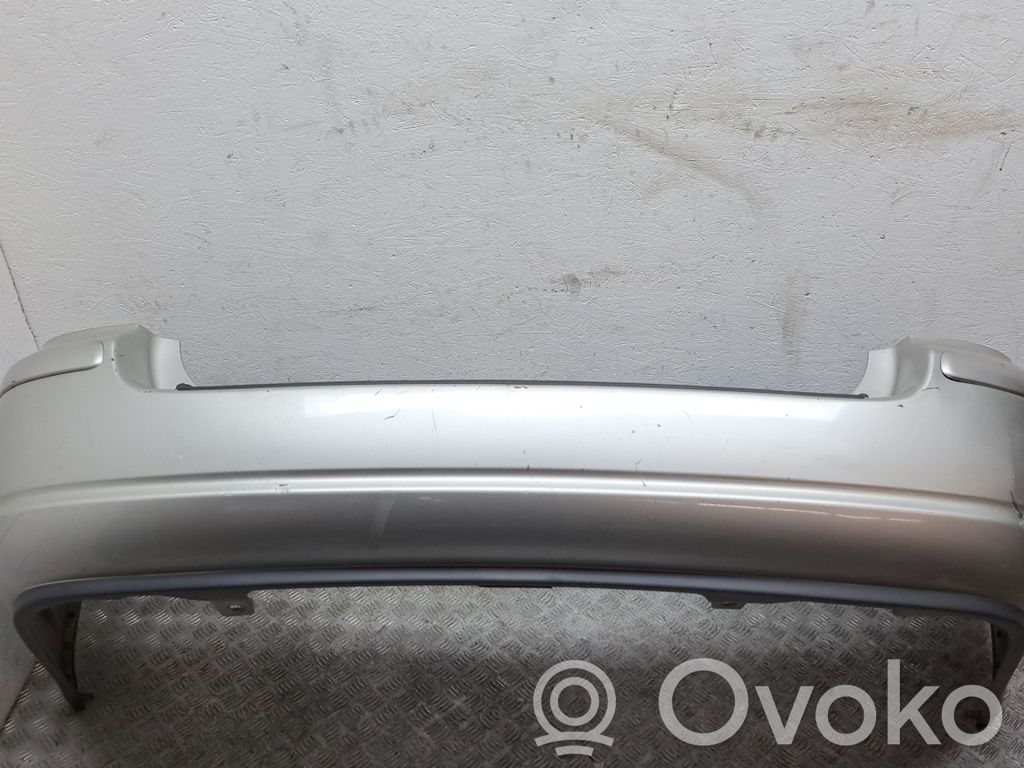 Toyota Avensis T250 Parachoques 
