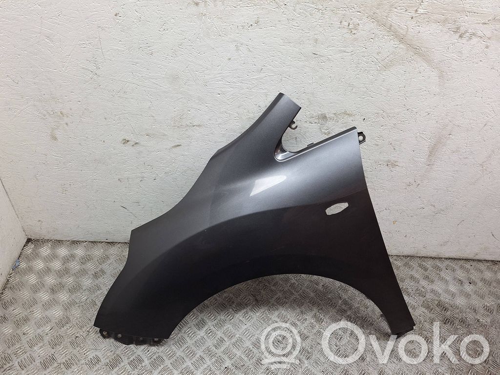 Toyota Verso Sparnas 