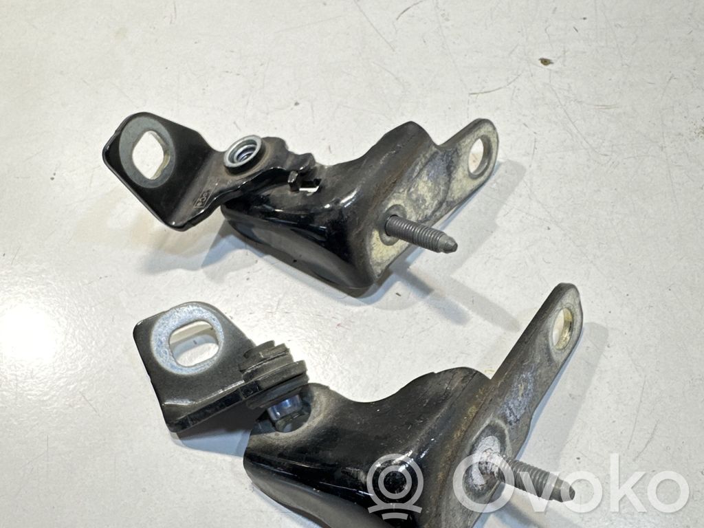 Ford Focus Front door upper hinge 