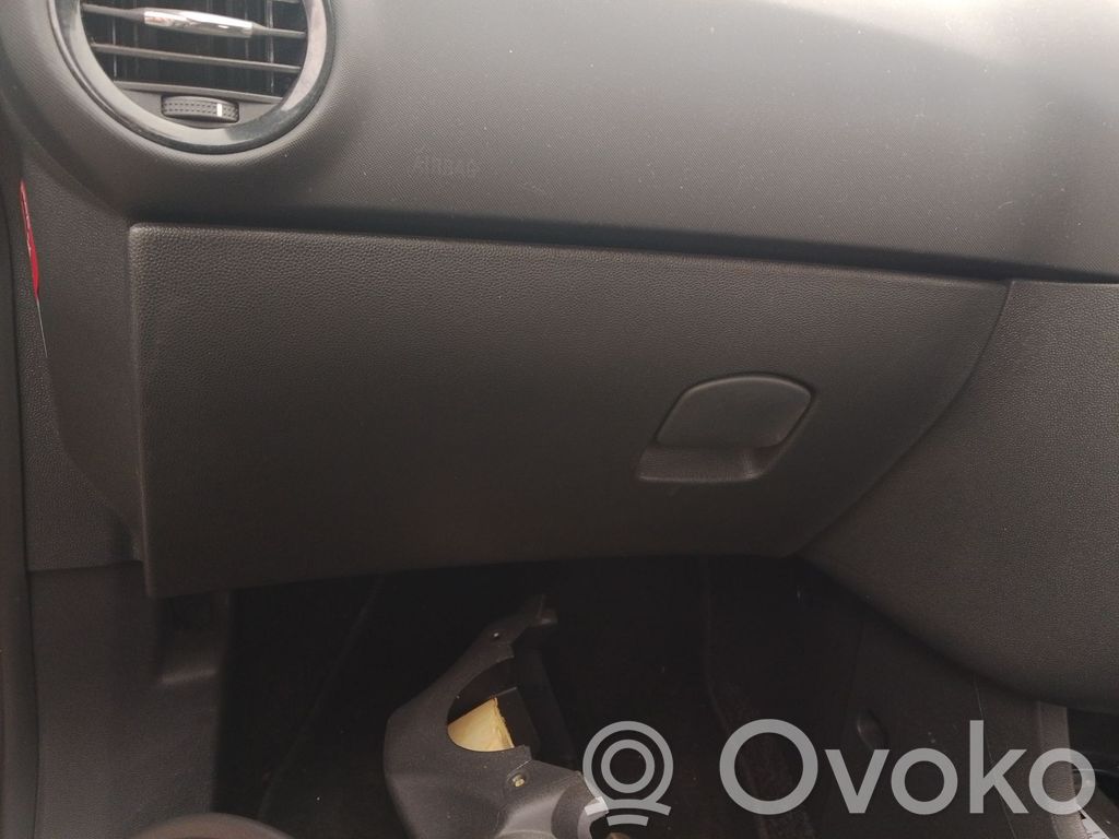 Opel Corsa D Cutie mănuși 