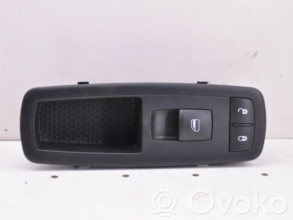Chrysler Town & Country V Electric window control switch 